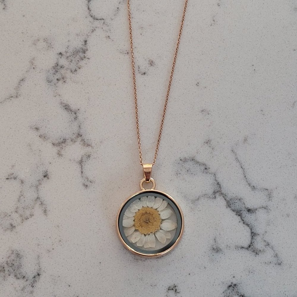 Floral Resin Pendant Necklace - Rose Gold Daisy